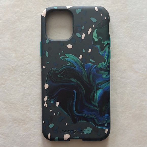 iPhone 11 Pro Cases - Picture 4 of 7